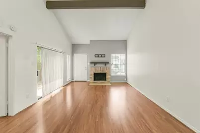 6333 Shadow Tree Drive, Houston, TX 77035 - Photo 10