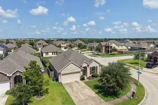 223 Rochester Trail Ln, Dickinson, TX 77539 - Photo 12