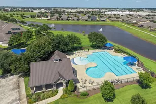 223 Rochester Trail Ln, Dickinson, TX 77539 - Photo 14