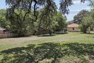 514 S Main St, Lockhart, TX 78644 - Photo 28