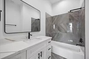 1181 W 19th St, Houston, TX 77008 - Photo 32
