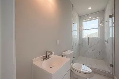 4746 S Mallow Street E, Houston, TX 77033 - Photo 38