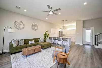 4746 S Mallow Street E, Houston, TX 77033 - Photo 8