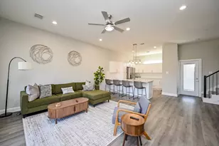 4746 S Mallow Street E, Houston, TX 77033 - Photo 8