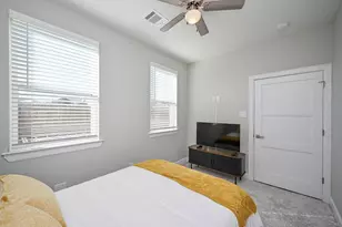 4746 S Mallow Street E, Houston, TX 77033 - Photo 14