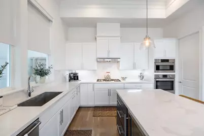 3306 W 12th Street, Houston, TX 77008 - Photo 12