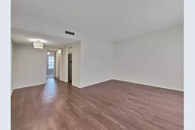 600 19th Street #20, Galveston, TX 77550 - Photo 2
