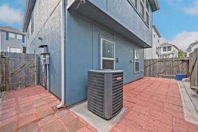 11915 Oakmont Valley Trace, Houston, TX 77051 - Photo 8