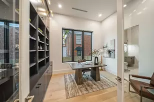 2538 Addison Rd, Houston, TX 77030 - Photo 6