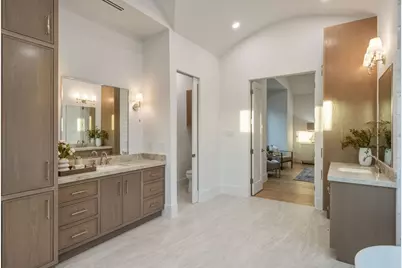 2538 Addison Road, Houston, TX 77030 - Photo 32