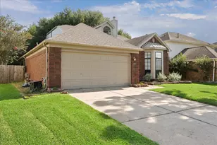 6915 Redwood Falls Dr, Pasadena, TX 77505 - Photo 2