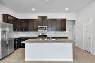 2207 Villa Flora Ln, Friendswood, TX 77546 - Photo 4