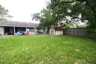 8811 Leader St, Houston, TX 77036 - Photo 16