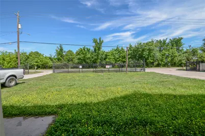 6309 E Houston Road, Houston, TX 77028 - Photo 12