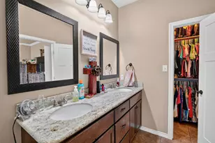 4001 Golden Eagle Dr, Bryan, TX 77808 - Photo 10
