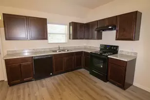 154 Spring Meadows Cir, Willis, TX 77378 - Photo 2