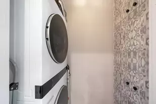 805 E 36th St, Houston, TX 77022 - Photo 14