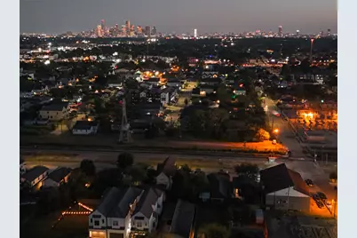 805 E 36th Street, Houston, TX 77022 - Photo 28