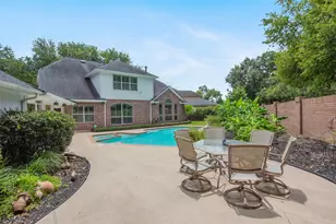 1303 Red Oak Ct, Sugar Land, TX 77479 - Photo 6
