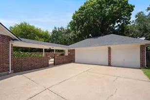 1303 Red Oak Ct, Sugar Land, TX 77479 - Photo 8