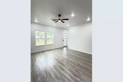 7502 Laura Koppe Road #B, Houston, TX 77028 - Photo 6