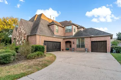 22 Waters Lake Boulevard, Missouri City, TX 77459 - Photo 1