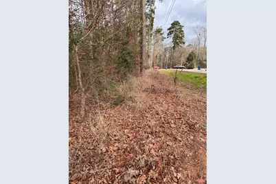 121 Indian Creek Cir Circle, Willis, TX 77378 - Photo 4