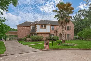 8019 Beaufort Dr, Spring, TX 77379 - Photo 2