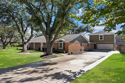 1907 Dellore Lane, League City, TX 77573 - Photo 32