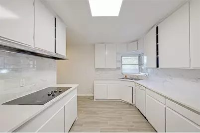 2511 Maroneal Street, Houston, TX 77030 - Photo 18