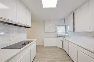 2511 Maroneal St, Houston, TX 77030 - Photo 18