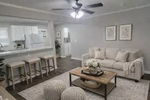 1223 W 25th St, Houston, TX 77008 - Photo 1
