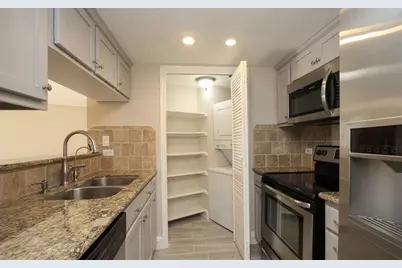 3525 Sage Road #1701, Houston, TX 77056 - Photo 8