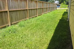 7226 Philibert Ln, Houston, TX 77028 - Photo 14