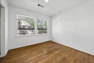 4022 Woodcraft St, Houston, TX 77025 - Photo 8