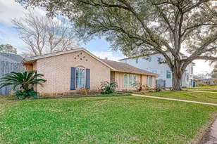 5027 Yarwell Dr, Houston, TX 77096 - Photo 2