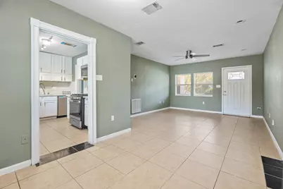 108 Bonita Avenue, Galveston, TX 77550 - Photo 8