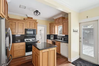 3211 Beauchamp Street, Houston, TX 77009 - Photo 6