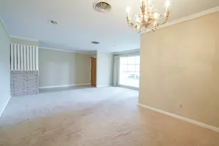 1702 Ivie Lee St, Baytown, TX 77520 - Photo 2