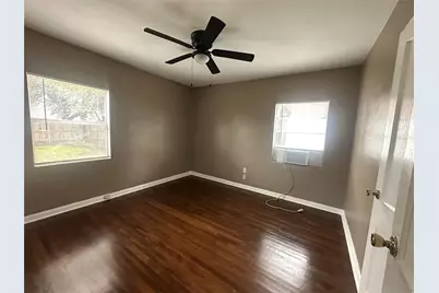 11005 Muscatine Street, Houston, TX 77029 - Photo 8