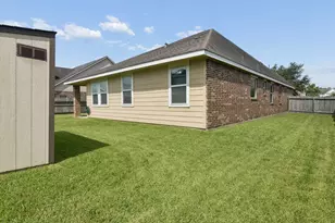 2148 Colonial St, Alvin, TX 77511 - Photo 26