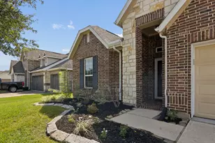 2148 Colonial St, Alvin, TX 77511 - Photo 4