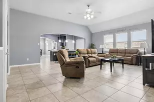 2148 Colonial St, Alvin, TX 77511 - Photo 6