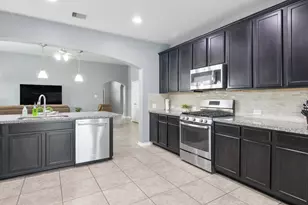 2148 Colonial St, Alvin, TX 77511 - Photo 12