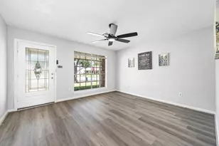 9014 Landwood Dr, Houston, TX 77040 - Photo 6