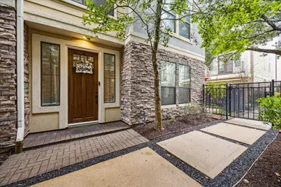 1110 W 25th Street, Houston, TX 77008 - Photo 2