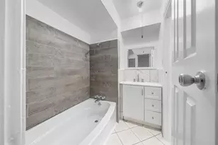 9436 Neuens Rd, Houston, TX 77080 - Photo 10