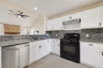 7534 Eight Willows, Missouri City, TX 77489 - Photo 10