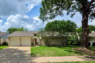 16007 Mill Point Dr, Houston, TX 77059 - Photo 4