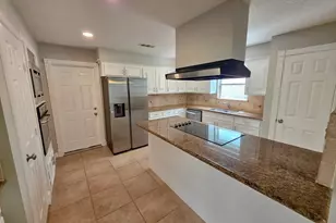 16007 Mill Point Dr, Houston, TX 77059 - Photo 18